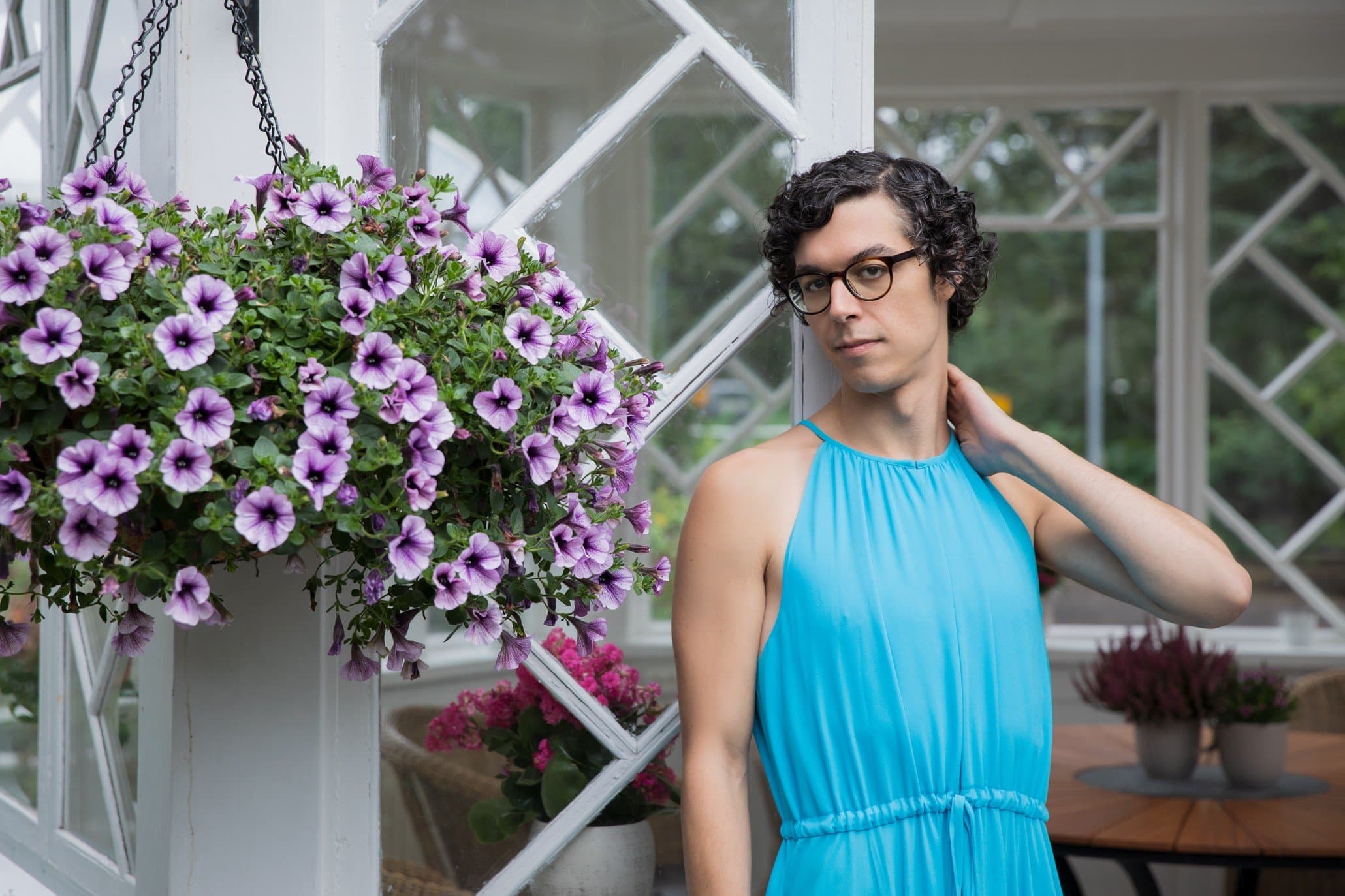 Blue outfit with flowers, Harpa interior